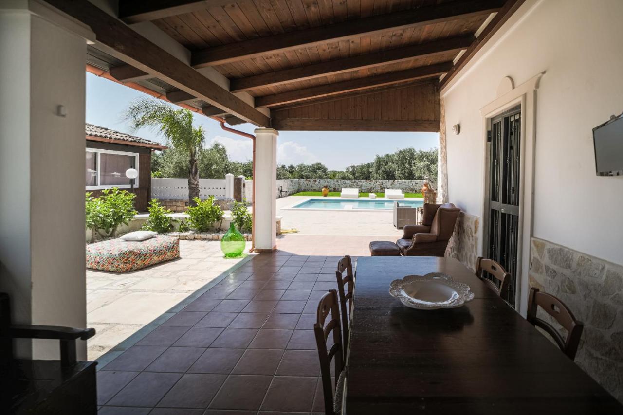 Bianca - Private Swimming Pool - Center - By Clicksalento Villa